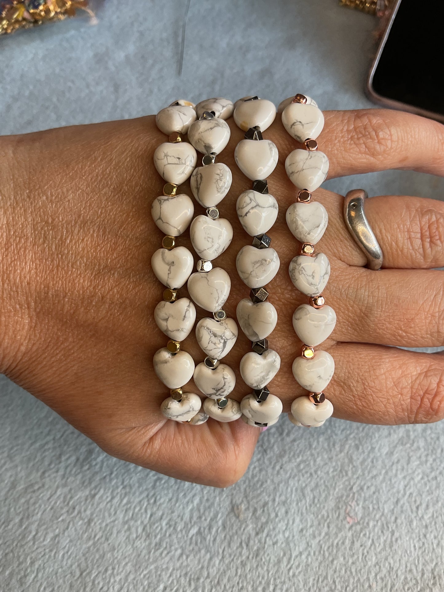 Howlite crystal bracelet with spacer